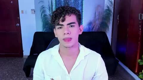 javi15  online show from September 25, 4:38 am