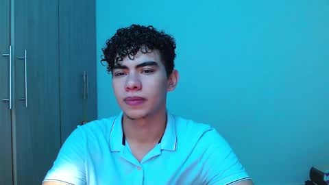 javi15  online show from November 23, 9:03 pm