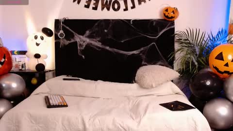 Snapshot of jaiden_thoner chatting on October 31, 4:24 am Jaiden online show from October 31, 4:24 am