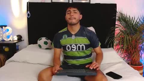 Snapshot of jaiden_thoner chatting on November 28, 6:27 am Jaiden online show from November 28, 6:27 am