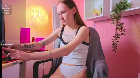 Snapshot of jaidii_ chatting on June 20, 2:42 pm Jeidi online show from June 20, 2:42 pm