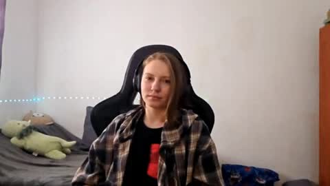 jaimeeosendorf online show from April 6, 6:03 am