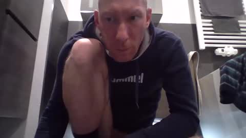 Snapshot of jak_81 chatting on February 6, 4:25 pm jak_81 online show from February 6, 4:25 pm