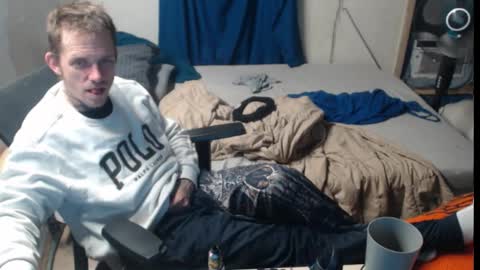 showingitoff online show from November 11, 6:02 am