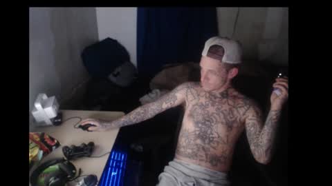 showingitoff online show from December 3, 7:05 am