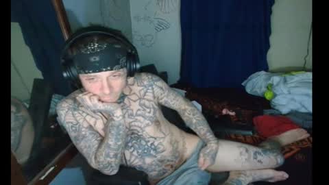 showingitoff online show from February 6, 5:12 am