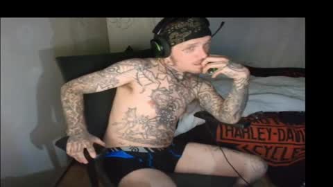 showingitoff online show from March 10, 2:49 am