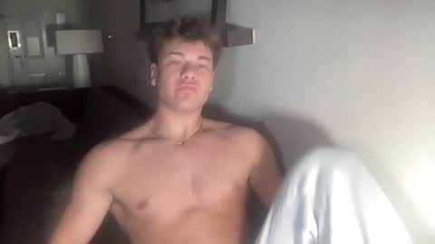 Snapshot of jake_brick chatting on March 27, 3:45 am jake_brick online show from March 27, 3:45 am
