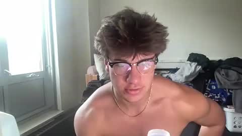Snapshot of jake_brick chatting on May 6, 6:13 pm jake_brick online show from May 6, 6:13 pm