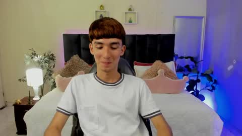Snapshot of jake_evanss_ chatting on May 5, 2:25 pm JAKE online show from May 5, 2:25 pm