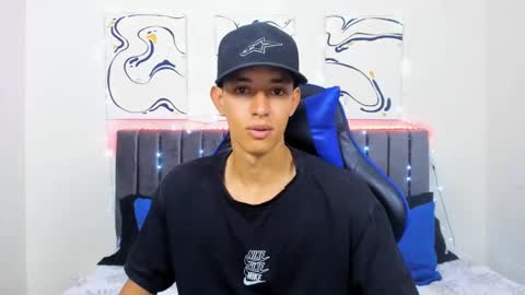 Snapshot of jake_shadow14 chatting on December 2, 7:05 pm Hi guys im new 3 online show from December 2, 7:05 pm