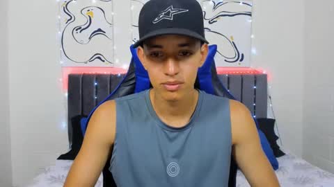 Snapshot of jake_shadow14 chatting on December 2, 10:12 pm Hi guys im new 3 online show from December 2, 10:12 pm