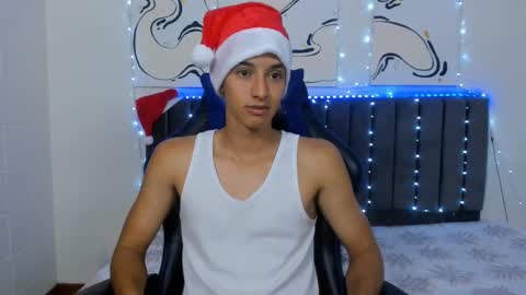 Snapshot of jake_shadow14 chatting on December 5, 2:31 am Hi guys im new 3 online show from December 5, 2:31 am
