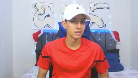 Snapshot of jake_shadow14 chatting on December 10, 5:22 pm Hi guys im new 3 online show from December 10, 5:22 pm