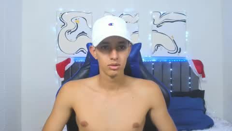 Snapshot of jake_shadow14 chatting on December 11, 12:12 am Hi guys im new 3 online show from December 11, 12:12 am