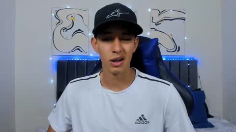 Snapshot of jake_shadow14 chatting on December 12, 8:32 pm Hi guys im new 3 online show from December 12, 8:32 pm