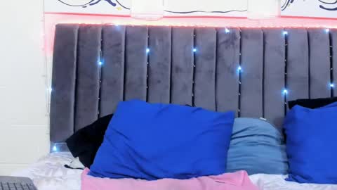 Snapshot of jake_shadow14 chatting on December 25, 12:16 am Hi guys im new 3 online show from December 25, 12:16 am