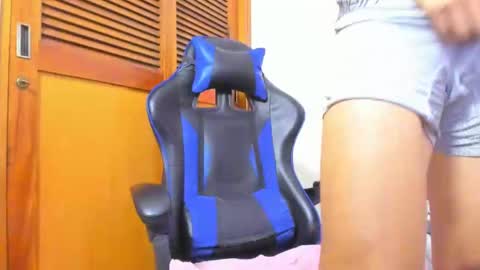 Snapshot of jake_shadow14 chatting on January 27, 10:16 pm Hi guys im new 3 online show from January 27, 10:16 pm