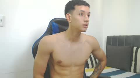 Hi guys im new 3 online show from April 25, 2:14 pm