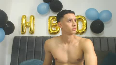 Hi guys im new 3 online show from April 30, 8:57 pm