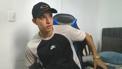 Snapshot of jake_shadow14 chatting on July 10, 5:48 pm Hi guys im new 3 online show from July 10, 5:48 pm
