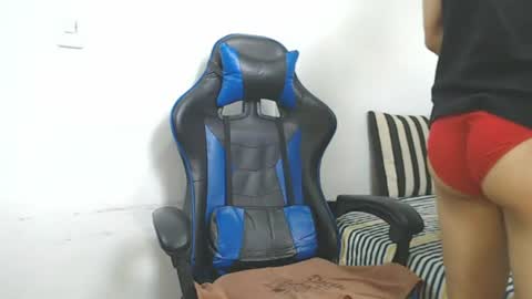 Snapshot of jake_shadow14 chatting on July 17, 3:29 pm Hi guys im new 3 online show from July 17, 3:29 pm