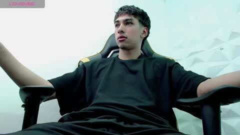 Snapshot of jake_tripp chatting on December 17, 3:28 am jake_tripp online show from December 17, 3:28 am