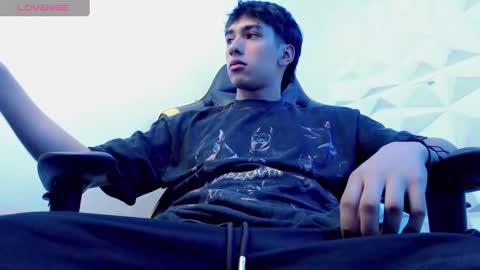 Snapshot of jake_tripp chatting on January 3, 2:21 am jake_tripp online show from January 3, 2:21 am