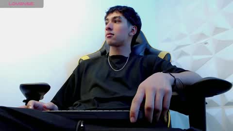 Snapshot of jake_tripp chatting on January 4, 3:18 am jake_tripp online show from January 4, 3:18 am