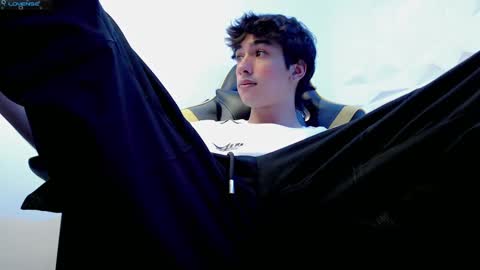 Snapshot of jake_tripp chatting on February 19, 3:50 am jake_tripp online show from February 19, 3:50 am