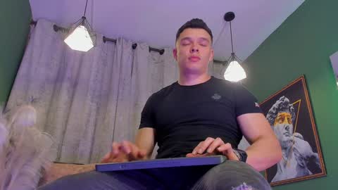 Snapshot of jakee_tyler chatting on December 13, 12:09 am Jake Tyler online show from December 13, 12:09 am