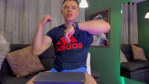 Snapshot of jakee_tyler chatting on December 13, 4:16 pm Jake Tyler online show from December 13, 4:16 pm