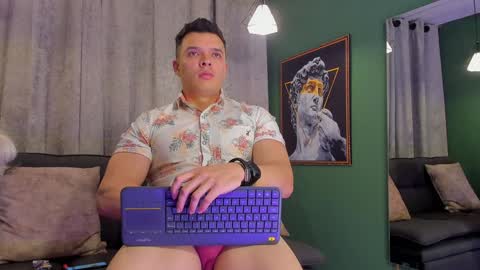 Snapshot of jakee_tyler chatting on December 19, 4:35 pm Jake Tyler online show from December 19, 4:35 pm