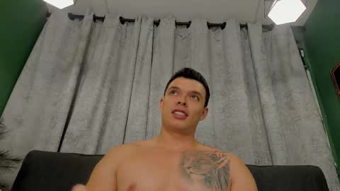 Snapshot of jakee_tyler chatting on February 11, 6:44 pm Jake Tyler online show from February 11, 6:44 pm