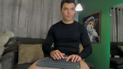 Snapshot of jakee_tyler chatting on February 25, 12:47 am Jake Tyler online show from February 25, 12:47 am