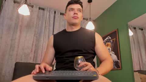 Snapshot of jakee_tyler chatting on October 30, 10:54 pm Jake Tyler online show from October 30, 10:54 pm