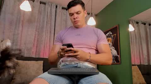 Snapshot of jakee_tyler chatting on November 2, 10:34 pm Jake Tyler online show from November 2, 10:34 pm