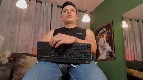 Snapshot of jakee_tyler chatting on November 8, 9:02 pm Jake Tyler online show from November 8, 9:02 pm