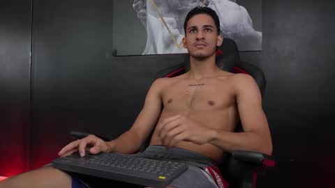 Snapshot of jakemoxley chatting on November 20, 1:11 pm JakeMoxley online show from November 20, 1:11 pm