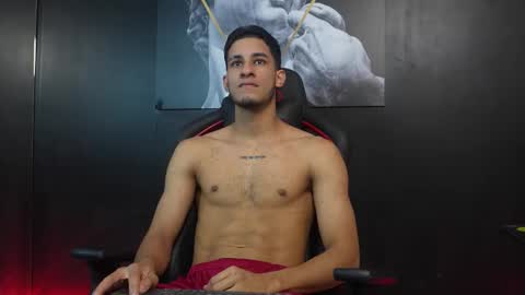 Snapshot of jakemoxley chatting on December 1, 12:43 pm JakeMoxley online show from December 1, 12:43 pm