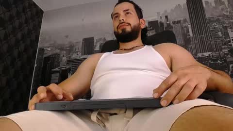 Snapshot of jakeskye chatting on September 19, 1:29 am JakeSkye online show from September 19, 1:29 am
