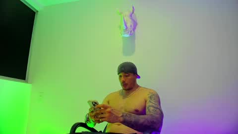jakestone_1 online show from April 24, 12:46 am