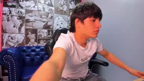 Snapshot of jakesummer_ chatting on December 2, 7:20 pm Jake online show from December 2, 7:20 pm