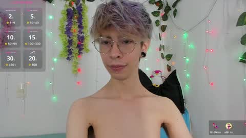 Jakke Independent model online show from December 27, 10:59 pm