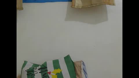 Snapshot of jalaiza01 chatting on May 12, 9:17 am jalaiza01 online show from May 12, 9:17 am