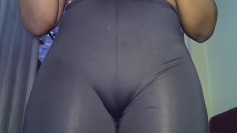 jalia12 online show from June 8, 10:21 pm