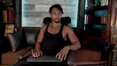 Snapshot of jamalmyst_ chatting on July 3, 7:42 pm online show from July 3, 7:42 pm