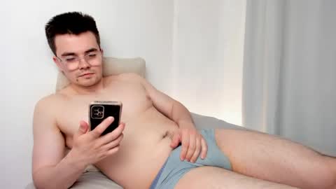 Hey there Im Jame online show from April 24, 7:00 am