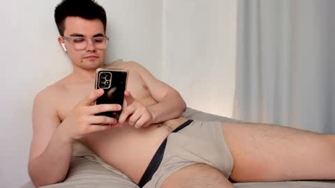 Hey there Im Jame online show from May 1, 12:43 pm