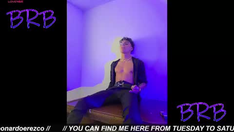 Snapshot of james1lee_ chatting on June 24, 6:34 am LeonardoInsta LeonardoperezcoPvt open online show from June 24, 6:34 am